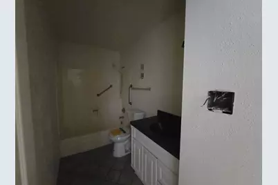 6106 W Airport Boulevard #18, Houston, TX 77035 - Photo 14