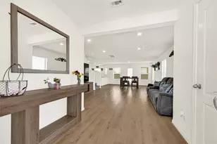 5510 Blackbird Ln, Hitchcock, TX 77563 - Photo 2