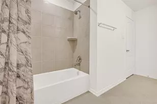 5510 Blackbird Ln, Hitchcock, TX 77563 - Photo 12