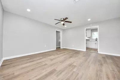 710 Canary Circle, Pasadena, TX 77502 - Photo 4