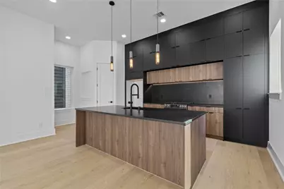 1030 W 24th Street #C, Houston, TX 77008 - Photo 14