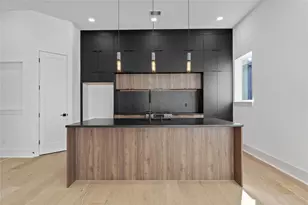 1030 W 24th St, Houston, TX 77008 - Photo 12