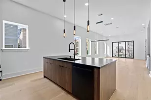 1030 W 24th St, Houston, TX 77008 - Photo 16