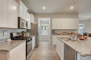 8026 Front Nine Ln, Navasota, TX 77868 - Photo 6
