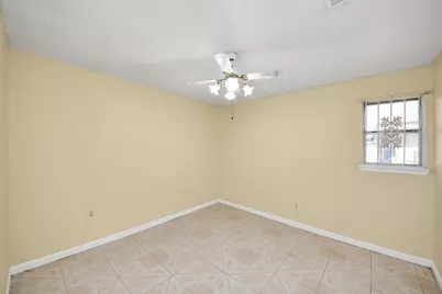8105 Lanham Lane, Houston, TX 77075 - Photo 20