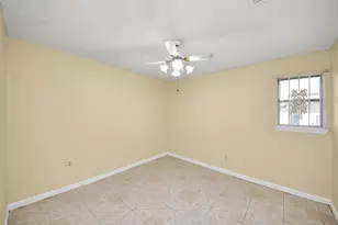 8105 Lanham Ln, Houston, TX 77075 - Photo 20