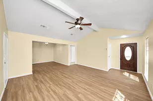 8105 Lanham Ln, Houston, TX 77075 - Photo 16