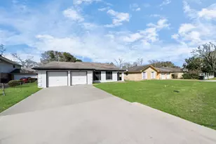 8105 Lanham Ln, Houston, TX 77075 - Photo 2