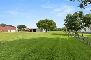 11703 N H St, La Porte, TX 77571 - Photo 1