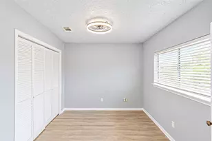 12027 Huntington Park Dr, Houston, TX 77099 - Photo 26