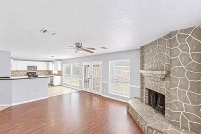 12027 Huntington Park Drive, Houston, TX 77099 - Photo 16