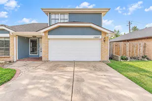 12027 Huntington Park Dr, Houston, TX 77099 - Photo 2