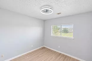 12027 Huntington Park Dr, Houston, TX 77099 - Photo 30