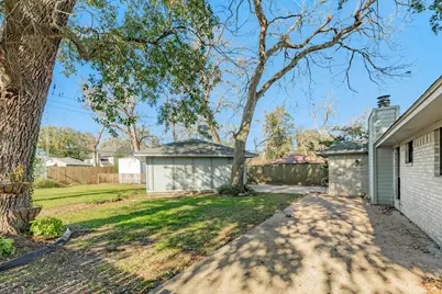 221 Banyan Street, Lake Jackson, TX 77566 - Photo 24