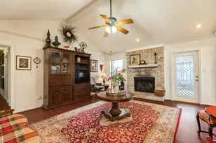 221 Banyan St, Lake Jackson, TX 77566 - Photo 6