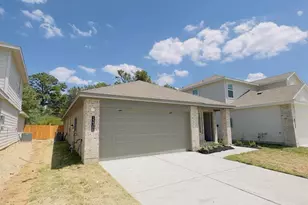 12366 Morning Vis Dr, Houston, TX 77014 - Photo 2