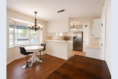 1105 E Adoue Street, Alvin, TX 77511 - Photo 4
