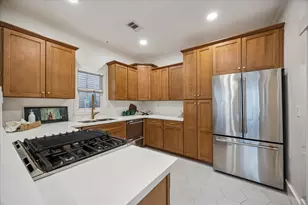 1635 Harvard St, Houston, TX 77008 - Photo 14