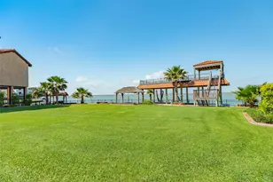 506 Sunset Cir, Tiki Island, TX 77554 - Photo 36