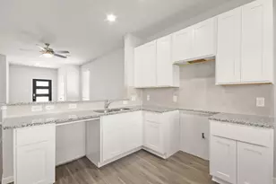 15626 Coneflower Hls Dr, Houston, TX 77090 - Photo 2