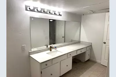 359 N Post Oak Lane #220, Houston, TX 77024 - Photo 22