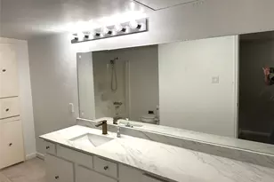 359 N Post Oak Ln, Houston, TX 77024 - Photo 20