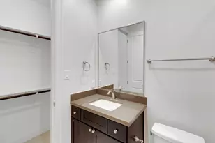 1030 W 26th St, Houston, TX 77008 - Photo 8