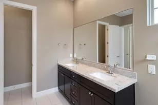 1030 W 26th St, Houston, TX 77008 - Photo 24