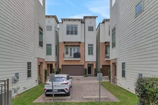 1030 W 26th St, Houston, TX 77008 - Photo 2