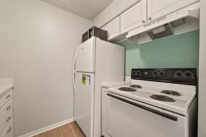 1516 Bay Area Boulevard #H10, Houston, TX 77058 - Photo 8