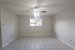 1122 Havner Ln, Houston, TX 77037 - Photo 6