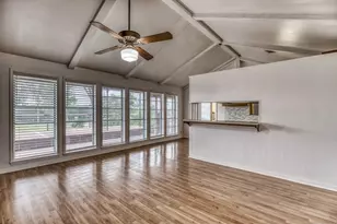407 W Glenn St, Bellville, TX 77418 - Photo 6