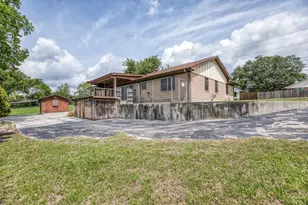 407 W Glenn St, Bellville, TX 77418 - Photo 30