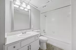 3800 Sherwood Ln, Houston, TX 77092 - Photo 10