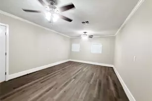 109 Houston St, Angleton, TX 77515 - Photo 18