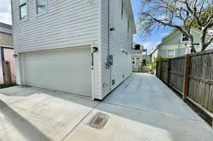 2119 Ave O 1/2, Galveston, TX 77550 - Photo 14