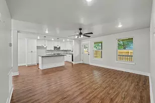 116 Sun City Ln, Conroe, TX 77304 - Photo 12