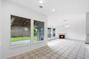 16918 Serenity Cove Cir, Friendswood, TX 77546 - Photo 10