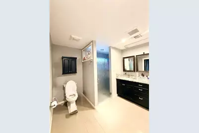 9770 Tappenbeck Drive, Houston, TX 77055 - Photo 10