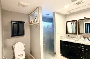 9770 Tappenbeck Dr, Houston, TX 77055 - Photo 10