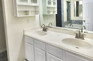 11899 Algonquin Dr, Houston, TX 77089 - Photo 6