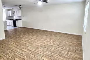 11899 Algonquin Dr, Houston, TX 77089 - Photo 2