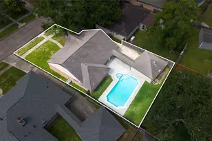 5950 Dumfries Dr, Houston, TX 77096 - Photo 32