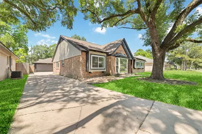 5950 Dumfries Dr, Houston, TX 77096 - Photo 2