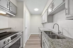 2501 Gulf Freeway, Dickinson, TX 77539 - Photo 1