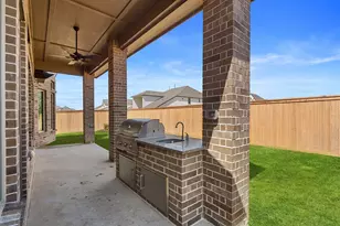 613 Drilling Dr, League City, TX 77573 - Photo 8