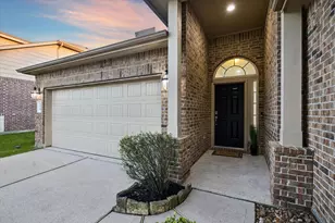 8819 Alicia Dr, Tomball, TX 77375 - Photo 2