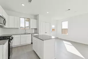 1026 S Oakhurst Dr, Dayton, TX 77535 - Photo 12