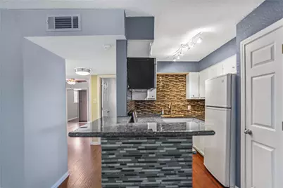 419 Marshall Street #10, Houston, TX 77006 - Photo 4