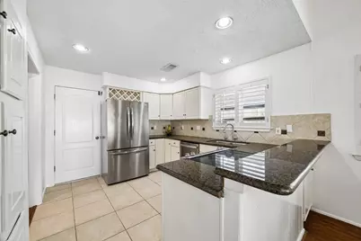 5006 Centennial Lane, Friendswood, TX 77546 - Photo 10